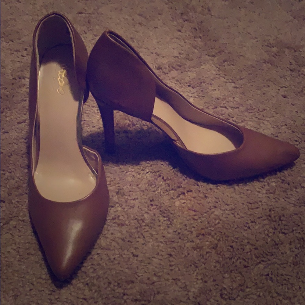 Camel coolers heels